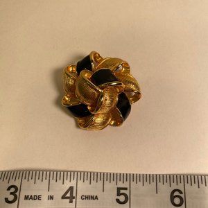 Anne Klein AK Signed Black and Gold Plated Brooch